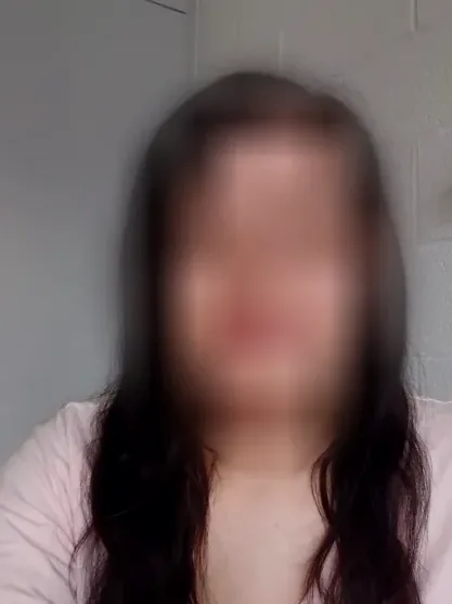 Amira, 33