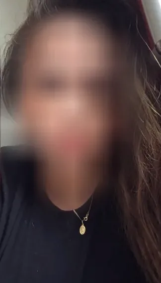 Büsra, 36