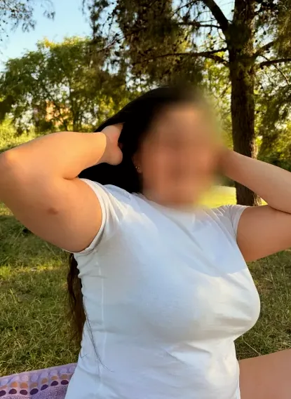 Emilia, 23