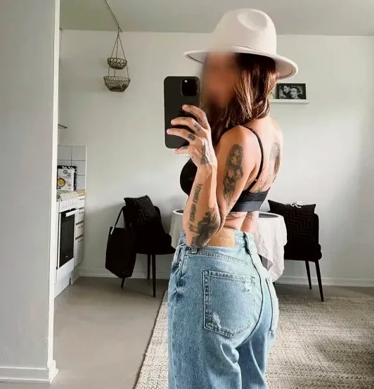 Janina, 27