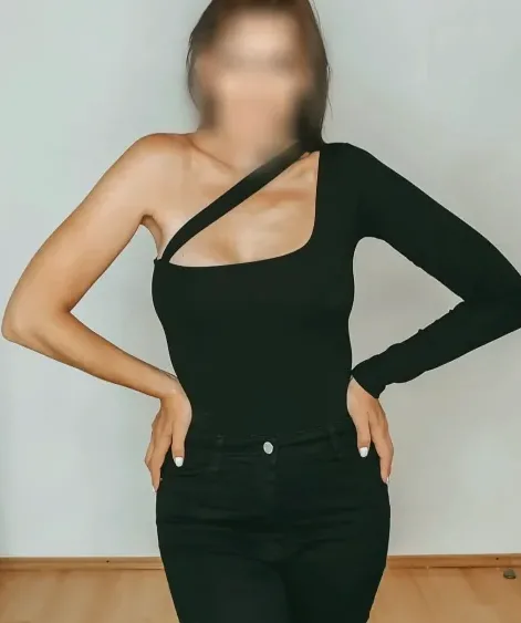 Kira, 37