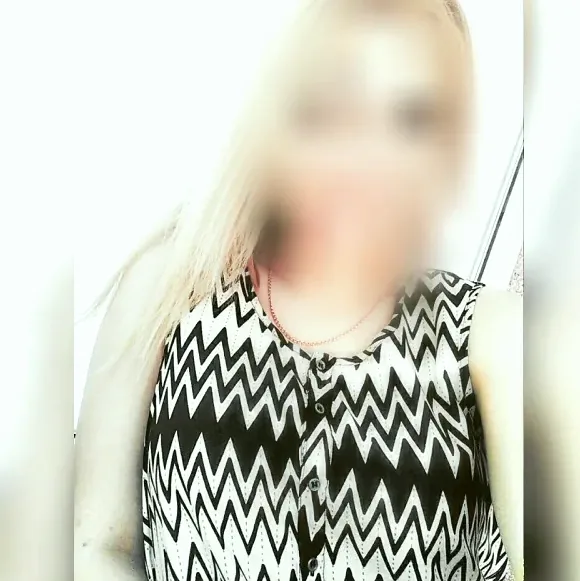 Lilly, 29