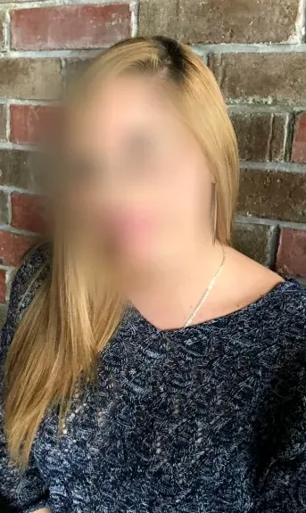 Lucia, 35