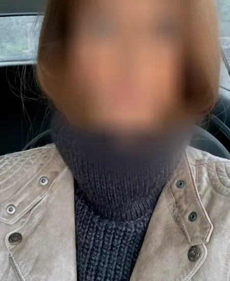 Melanie, 37