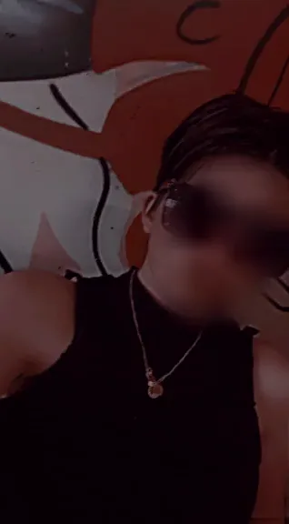 Mira, 23