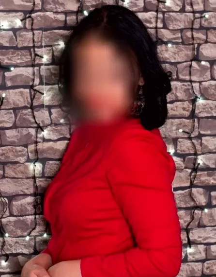 Sophie, 36