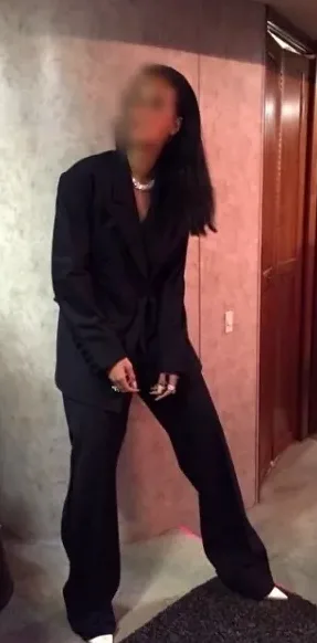 Vanessa, 23