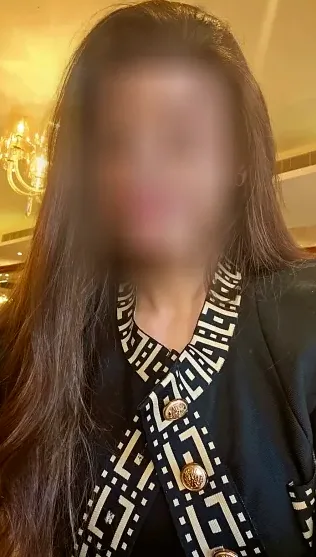 Zeynep, 37
